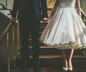 Yêu phải chàng keo kiệt: Ra mắt đi tay không, thuê váy cưới cô dâu tự trả tiền vì... "anh không mặc"