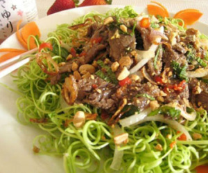 Ăn rau muống chưa chín sẽ bị xơ gan?