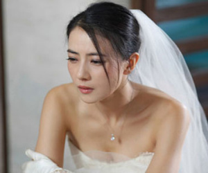 Bẽ bàng vì chồng không chịu động phòng đêm tân hôn