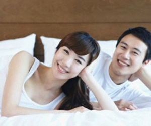 Lấy cô vợ bán ốc, đêm tân hôn nàng khệ nệ bê ra cả thùng vàng