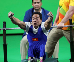 Clip Lê Văn Công giành HCV Paralympics, phá kỷ lục thế giới