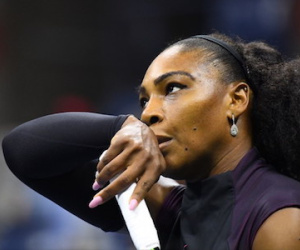 Serena gục ngã trước Pliskova, mất ngôi số 1 thế giới
