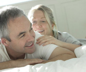 "Chuyện ấy" khiến đàn ông lớn tuổi dễ đau tim
