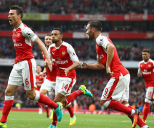 Cazorla ghi ở phút 90+4, Arsenal thắng nghẹt thở Southampton