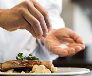 Ăn quá mặn có thể phá nát nội tạng