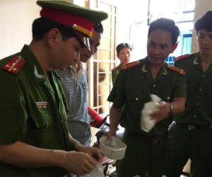 Còn hơn 2 tấn chất cấm salbutamol, nhập thêm 100 kg để làm gì?