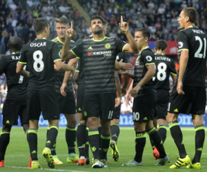​Costa tỏa sáng, Chelsea chật vật cầm chân Swansea