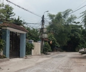 Đi đòi nợ xảy ra va chạm, nhóm côn đồ chém nhau như phim hành động