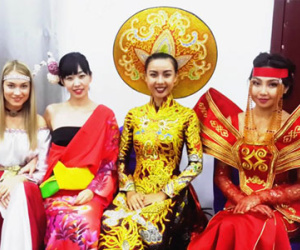 Lại Thanh Hương bức xúc khi chụp ảnh trang phục dân tộc tại Miss All Nation