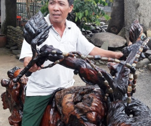 Mô tô bằng gốc cây của nông dân Lâm Đồng khiến dân chơi xe sửng sốt