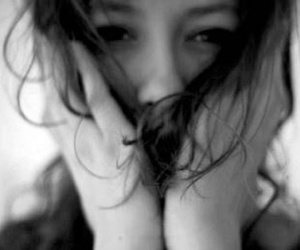 Cuốn sổ hộ khẩu bí ẩn của anh khiến tôi ngã quỵ
