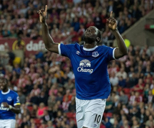 Lukaku ghi hat-trick, Everton thắng đội của David Moyes