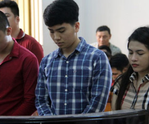 Đánh cảnh sát hình sự bị thương, cô gái trẻ đi tù