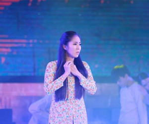 Lê Phương khiến khán giả bật khóc khi hát "Chị đi tìm em"