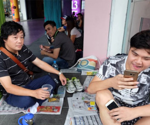 Người Việt xếp hàng mua iPhone 7 trước 2 ngày ở Singapore