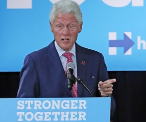 Bill Clinton chỉ trích Kim Jong-un "hiếu chiến" hơn cha và ông nội