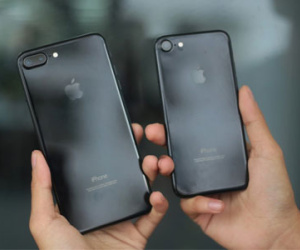 Bộ đôi iPhone 7 Jet Black tại Việt Nam