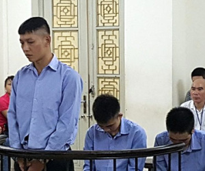 Hà Nội: Đốt hương, cài mìn vào cửa nhà để... rửa hận