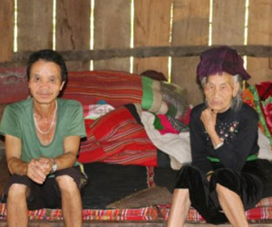 "Không có 5 triệu, tôi đành chở thi thể em bằng xe máy"