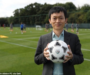 Người Trung Quốc thâu tóm hai đội bóng Premier League