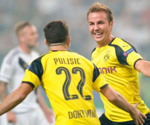 Thắng với tỷ số quần vợt, Dortmund nhảy lên xếp trên Real