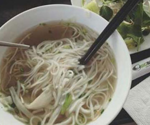 Ăn phở sân bay Tân Sơn Nhất: Hãi quá, tạm biệt luôn