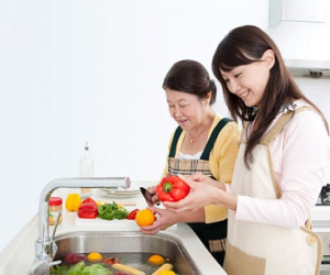Cách lấy lòng mẹ chồng khó tính