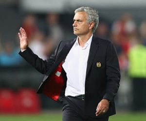 Fan Man United đòi sa thải Mourinho sau trận thua Feyenoord