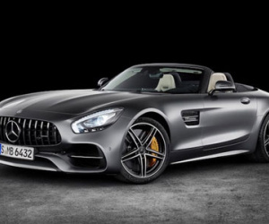Mercedes “show hàng” siêu xe mui trần AMG GT Roadster