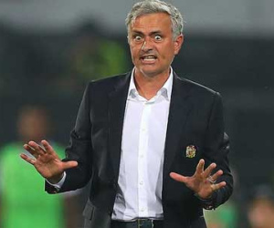 Mourinho và MU: Run rẩy sau trăng mật vàng