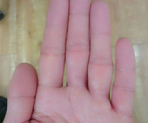 Nhìn khe hở ngón tay, biết ngay độ giàu có và khả năng kiếm tiền của gia chủ