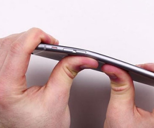 Thử bẻ cong, tra tấn iPhone 7 với dao