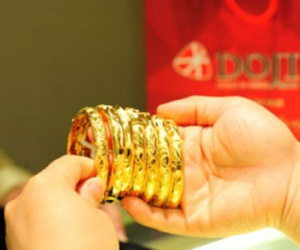 Giá vàng hôm nay 17/9: Cuối tuần tiếp tục lao dốc