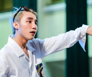 "Đừng có đụng vào Sơn Tùng M-TP, bầu trời của nó to lắm"
