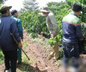 Hàng chục chiến sĩ công an và người dân vây bắt nghi can hiếp, giết bé gái 7 tuổi
