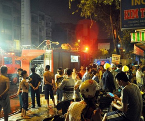 Kẻ phóng hỏa đốt vợ con đánh rơi 18 cây vàng khi bỏ trốn