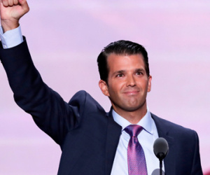 Con trai Donald Trump gây sốc vì ví người tị nạn với kẹo độc