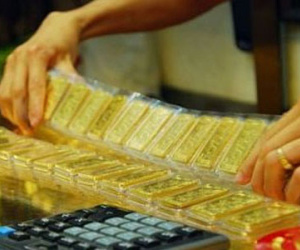 Giá vàng hôm nay 20/9: Hỗn loạn trong vùng đáy