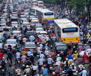 Hà Nội: Cấm xe máy thì dân đi bằng gì?