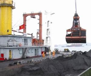 Việt Nam nhập 1,4 triệu tấn than từ Trung Quốc