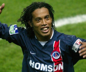 Đồng đội tiết lộ Ronaldinho chỉ tập luyện một lần mỗi tuần