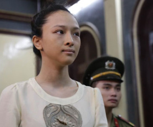 Hoa hậu Phương Nga: "16,5 tỷ đồng là tiền hợp đồng tình cảm"
