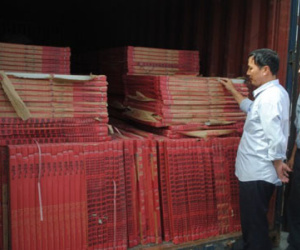 Khởi tố vụ buôn lậu, tiêu thụ hơn 100 container gạch men tại Hà Nội
