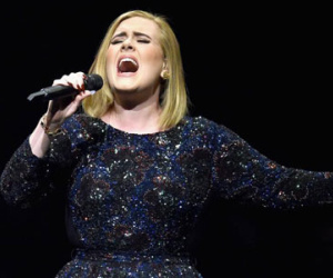 Adele dùng tiếng hát bày tỏ tiếc nuối cho cuộc tình Jolie-Pitt