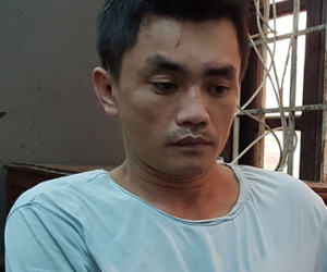 Người dân vây bắt ông chủ cửa hàng thịt chó