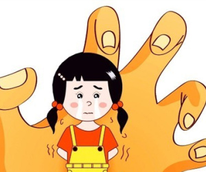 Trung Quốc sốc với vụ mẹ để tình nhân hiếp dâm con gái suốt 3 năm