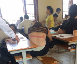 "Bộ cánh" tới trường của nữ sinh khiến người xem "cạn lời"