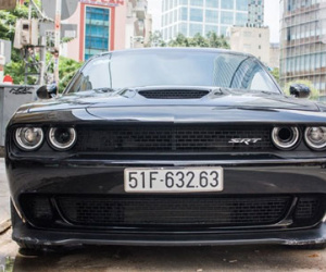 Dodge Challenger SRT-8 Hellcat tái xuất tại Sài Gòn