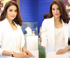 Phạm Hương đeo trang sức vàng 1 tỷ dự event