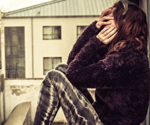 Cô gái 14 tuổi bị ép "yêu" 110 người đàn ông trong một đêm